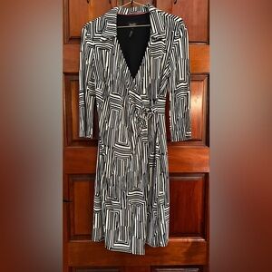 Laundry by Shelli Segal Jersey Surplice Dress Black & White Size 6 Worn Once